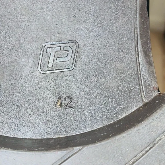 Carlo Morandi Leather Ankle Buckled Boots. - Picture 4 of 14